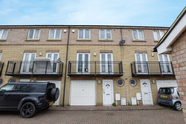 Thumbnail Terraced house for sale in Marston Court, Greenhithe