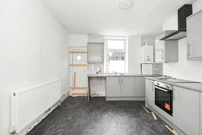 12, Howard Street, Burnley photo 4