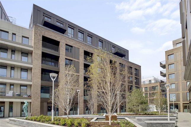 Flat for sale in Moulding Lane, London