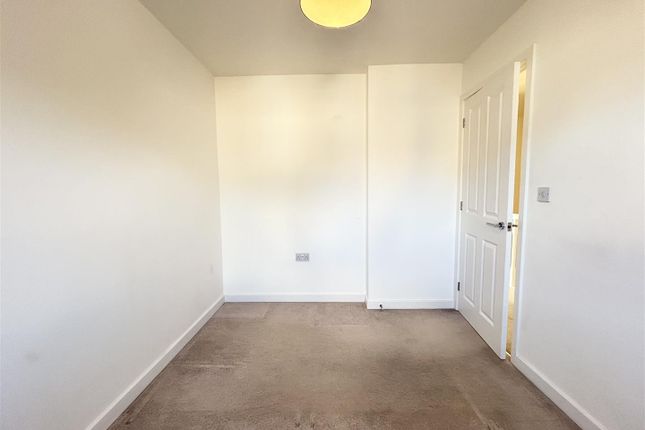 9, Taylor Close, Harlow photo 4