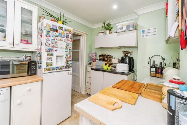125, Carnation Road, Southampton photo 4