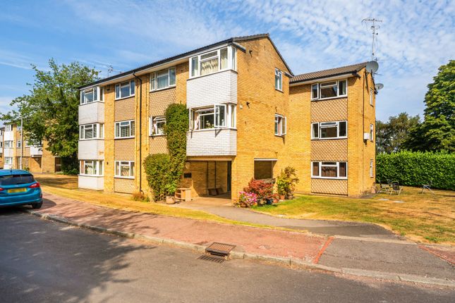 1-bed flat on 76, Chenies Close, Kent, £125,000