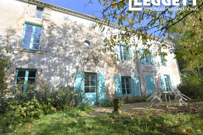Thumbnail Villa for sale in Marsais, Charente-Maritime, Nouvelle-Aquitaine