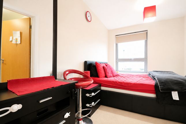 38, Brand House, Farnborough photo 4