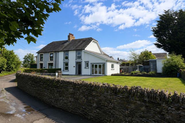 3-bed house on Gwenog View,, Heol Cae Banc, Llanybydder, £225,000