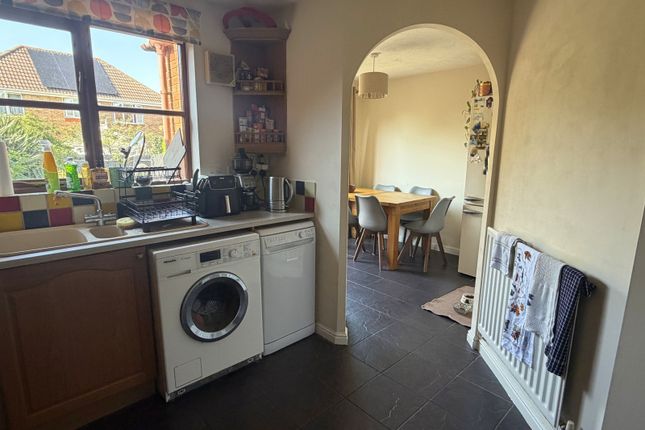35, Mowbray Avenue, Stonehills, Tewkesbury photo 4
