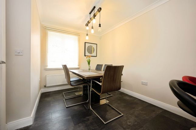 4, Walker Place, Aylesbury photo 4