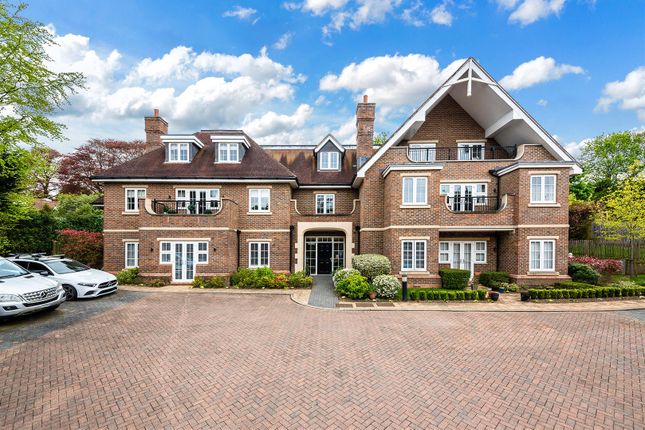 Flat for sale in Outwood Lane, Chipstead, Coulsdon