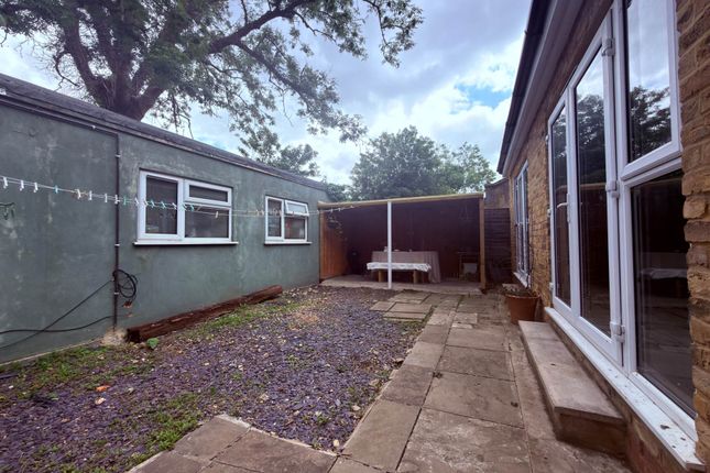 Rooms 2, 4 & 8, Willoughby Lane, London photo 4