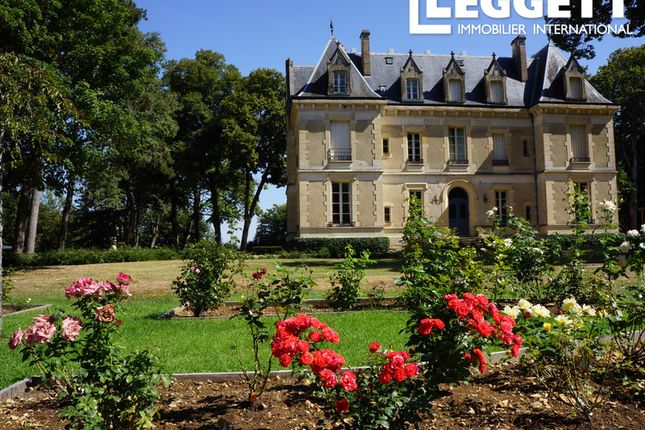 Ch&acirc;teau for sale in Charentonnay, Cher, Centre-Val De Loire