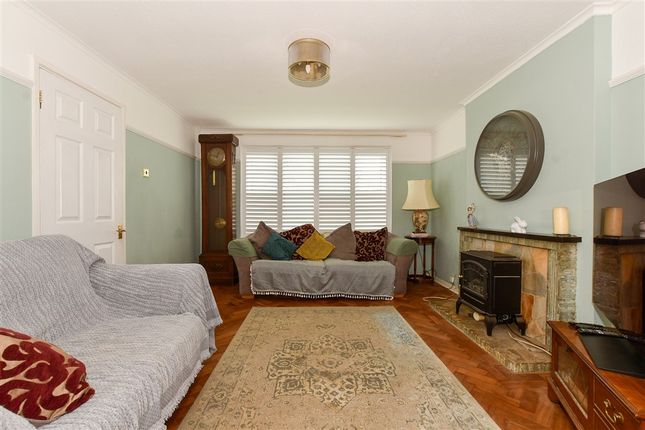Trelawne Drive, Cranleigh photo 3