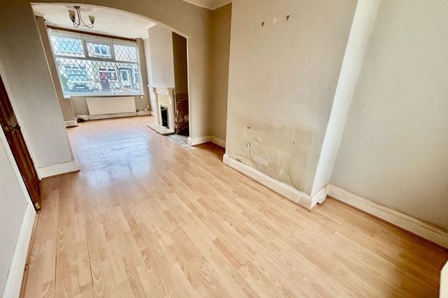13 Birch Avenue, Grimsby photo 3