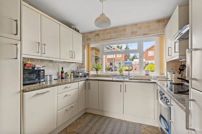 18, Willowslea Road, Worcester photo 2
