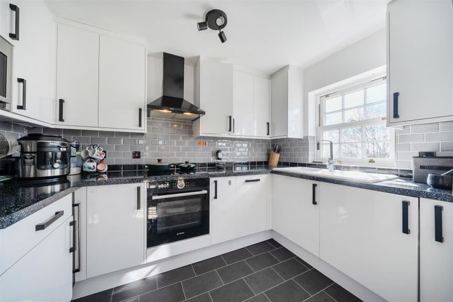 29 Keephatch House, Montague Close, Wokingham photo 4