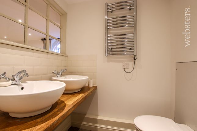 Town house for sale in Willow Lane, Norwich