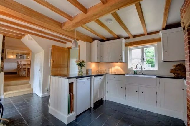 Farmhouse to rent in Linsted Lane, Headley, Bordon