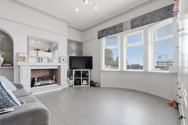 37, Avondale Drive, Renfrewshire photo 2