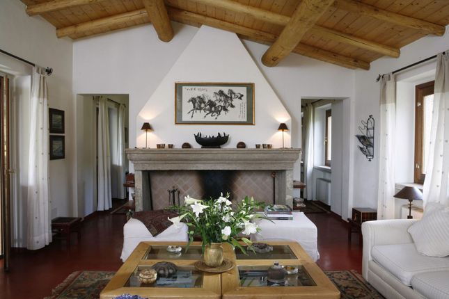 Villa for sale in Via Zara, 39, 07026 San Pantaleo Ss, Italy