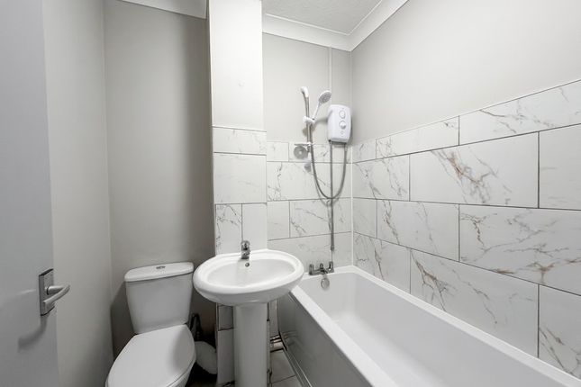 Flat 36, Eastleigh photo 5