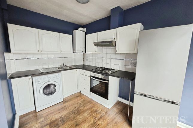 Flat 3, Strathmore House 31-33, High Street, Carshalton photo 4