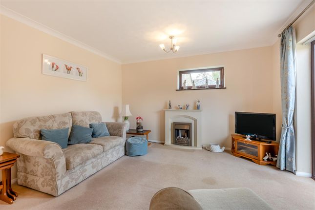 13, Russet Court, Maidstone photo 3