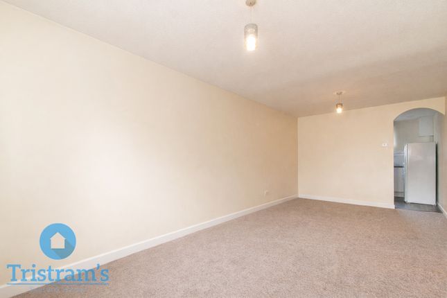 29, Tonnelier Road, Nottingham photo 4