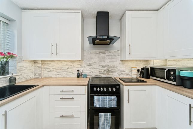 29, Piltdown Way, Eastbourne photo 2