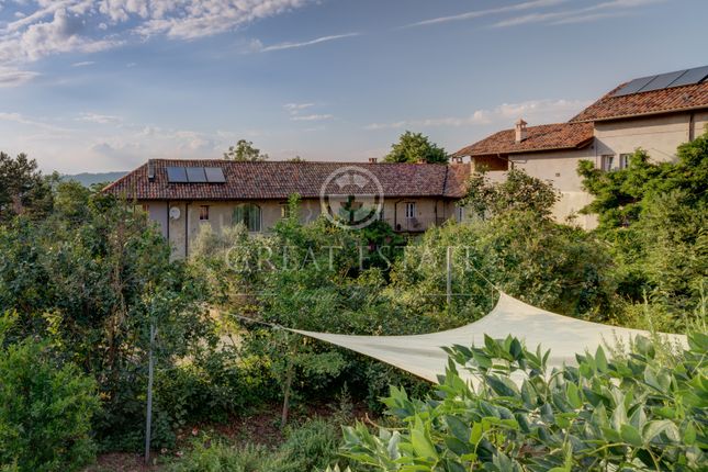 Villa for sale in Cortemilia, Cuneo, Piedmont