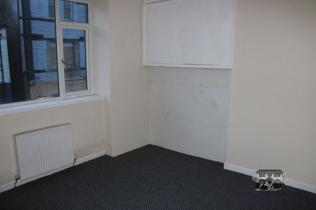 Flat 2,, 17-18 Dunraven Street, Tonypandy photo 5
