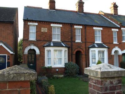 Terraced house to rent in Fairfield Road, Bedfordshire