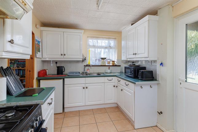 6, Home Meade, Newport photo 4