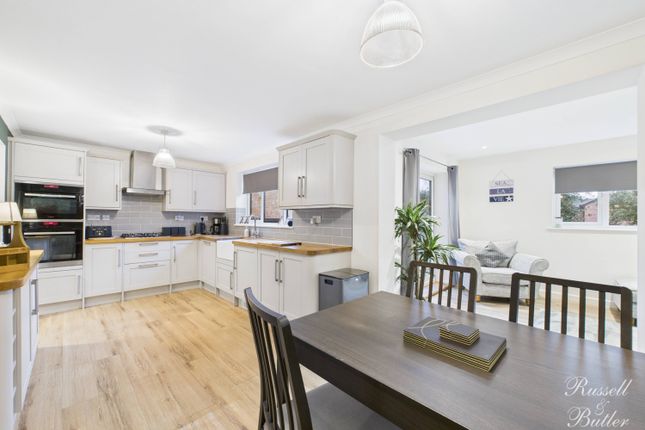 8, Kingfisher Road, Buckingham photo 2
