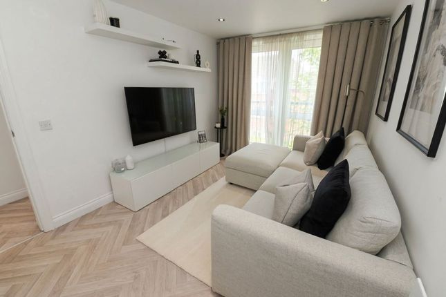 1-bed flat on Apt 50, Little Moss Court, Manchester, £100,000