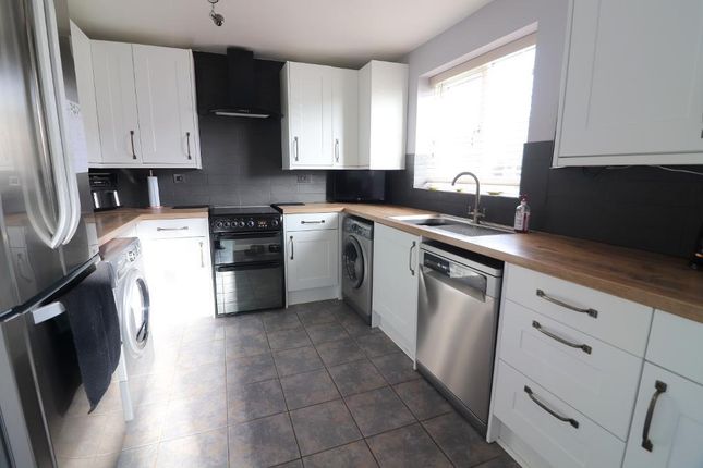 2, Linbridge Way, Luton photo 4