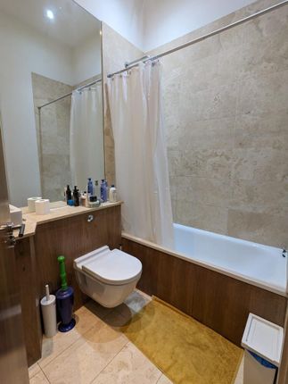 4, Tate Apartments, Algate, Liverpool Street photo 5