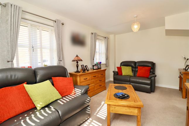 14, Thurlow Avenue, Pocklington photo 4