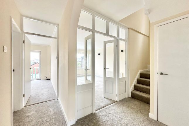 18, Aldersgate, High Peak photo 4