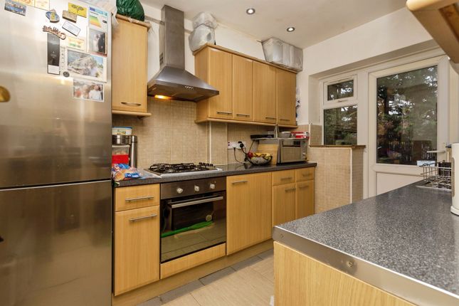 Flat 3, Warwick Court, Princes Drive, Harrow photo 3