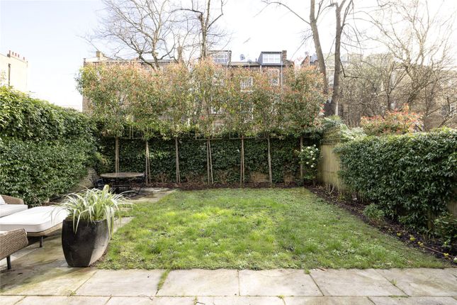 Flat for sale in Oxford Gardens, Notting Hill
