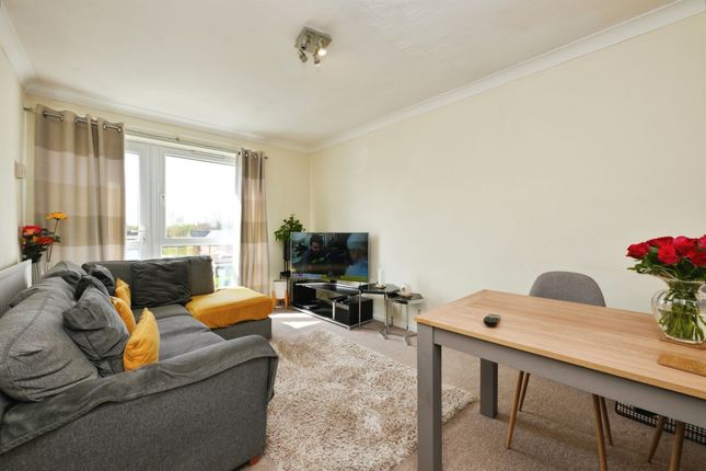 104, Upperfield Road, Welwyn Garden City photo 4