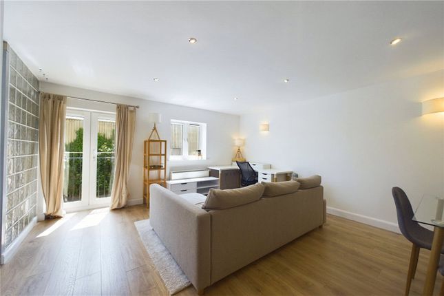 MARKETING CARD, 7, Laundry Court, Newbury photo 3
