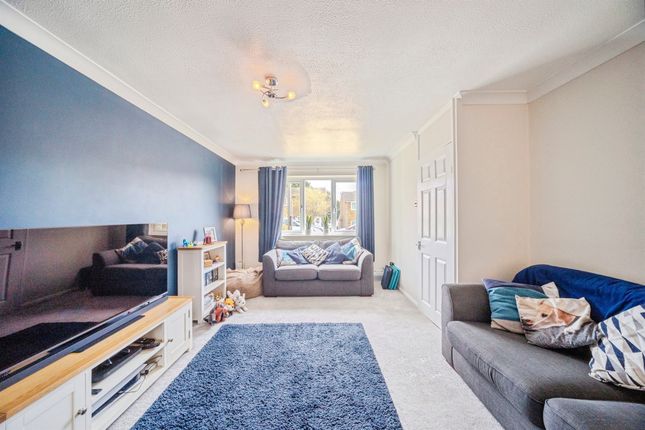 29, Meadow Rise, TOWCESTER photo 2