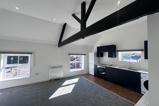 Flat 4, 1-7 St. Andrews Buildings, High Street, Hamble,, Southampton photo 3