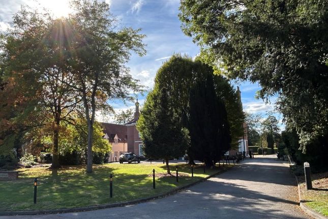 10, Twyford Mill, Bishop's Stortford photo 2