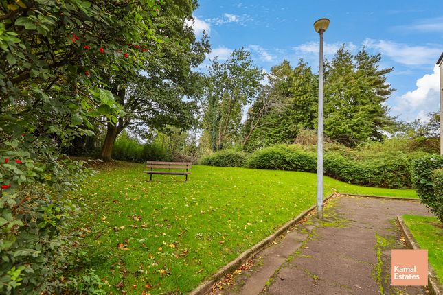 Flat 2/3, 5, Skirsa Court, Glasgow photo 3
