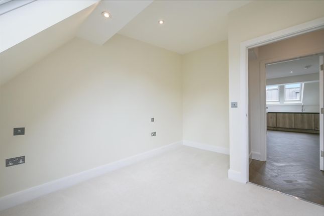 Flat 3, 4E,, Shirland Mews, London photo 3