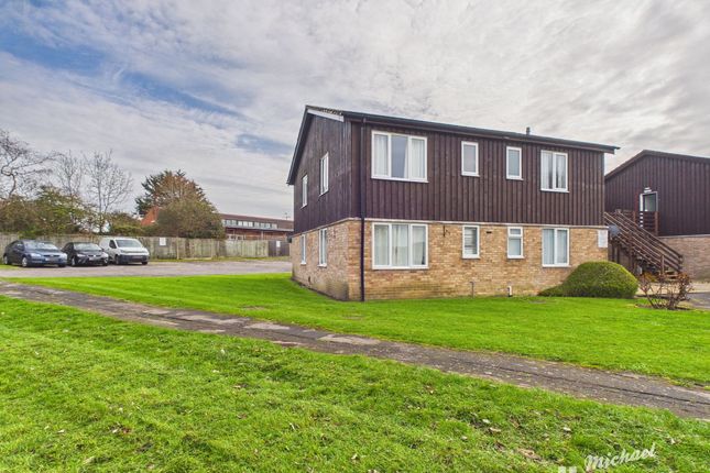 1-bed flat on 2 Chequers Court, Aylesbury, £150,000