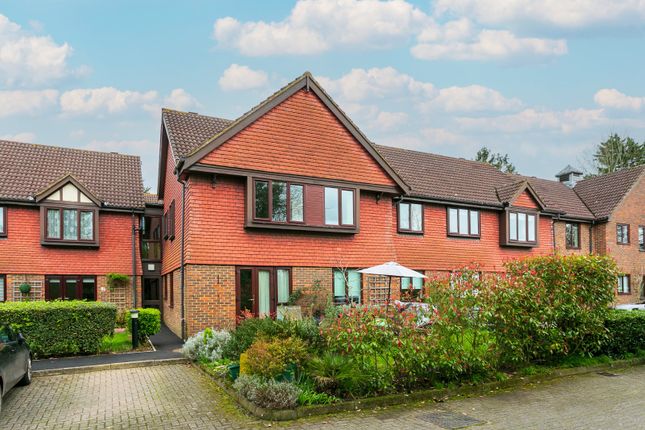 Flat for sale in Ransom Close, Watford, Hertfordshire
