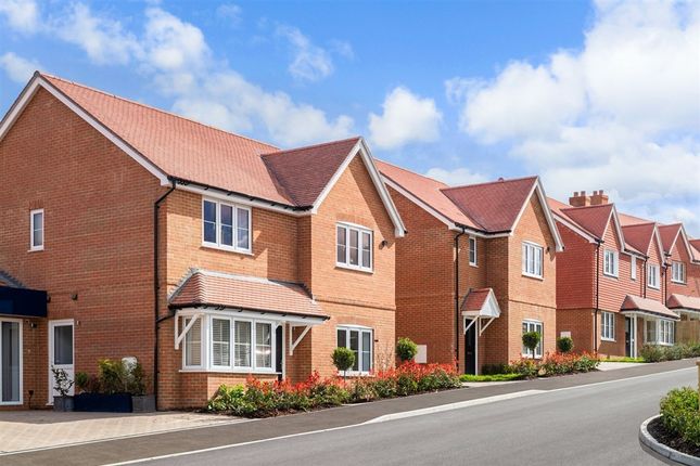 4-bed house on Broadstone Crescent, Crowborough, £675,000