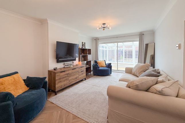 14, Thurlby Way, Maidenhead photo 3